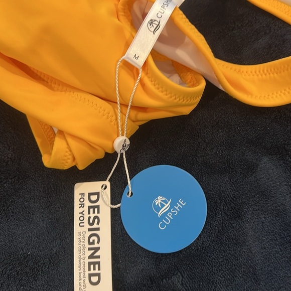 NEVER WORN- Cupshe bikini with tie closure and lemon details (size M) - Picture 3 of 5